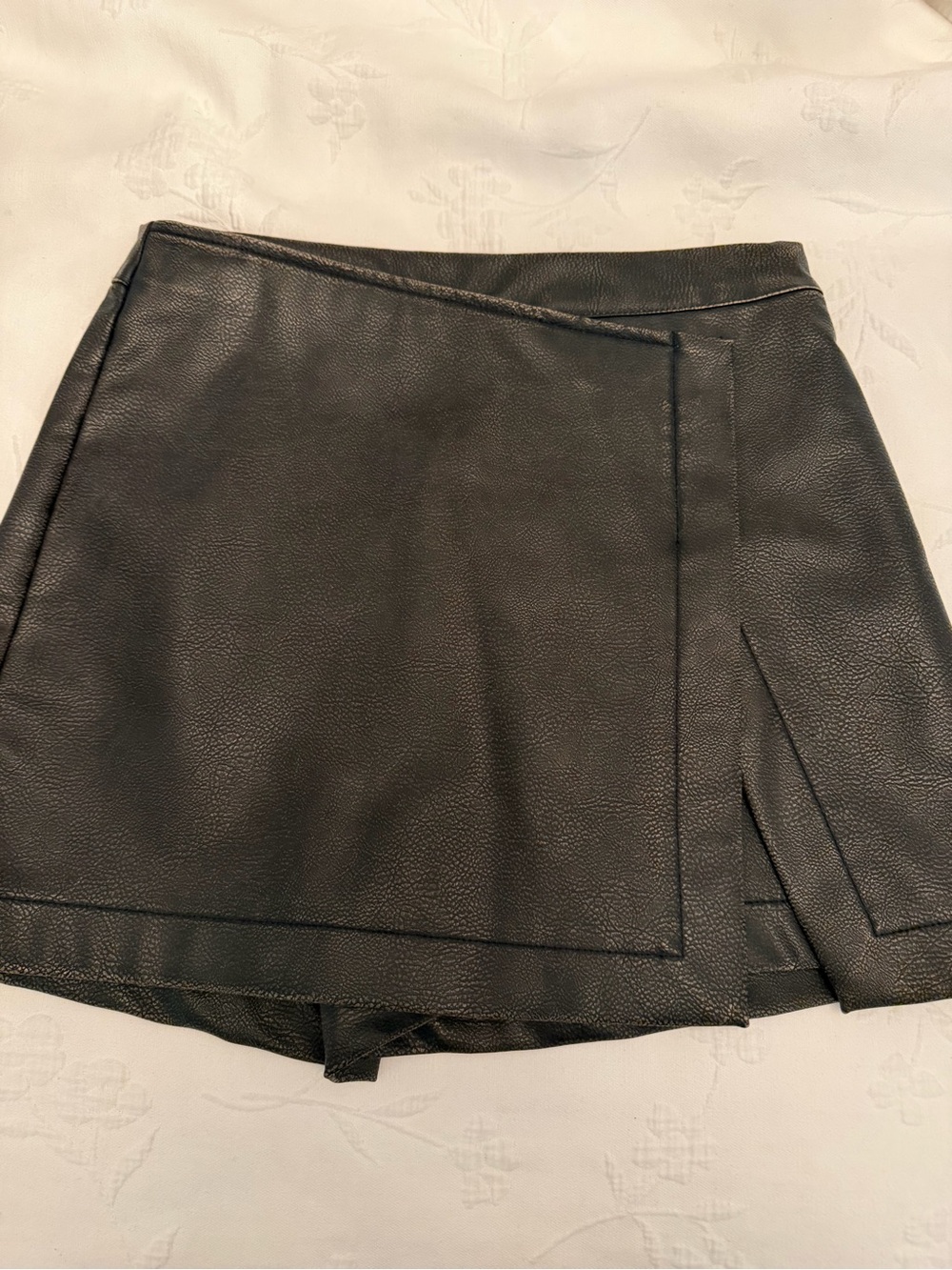 Black Faux Leather Mini Skort - Sleek Women's Skirt